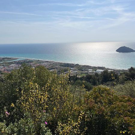 Ines Rivieraholiday Albenga Kültér fotó