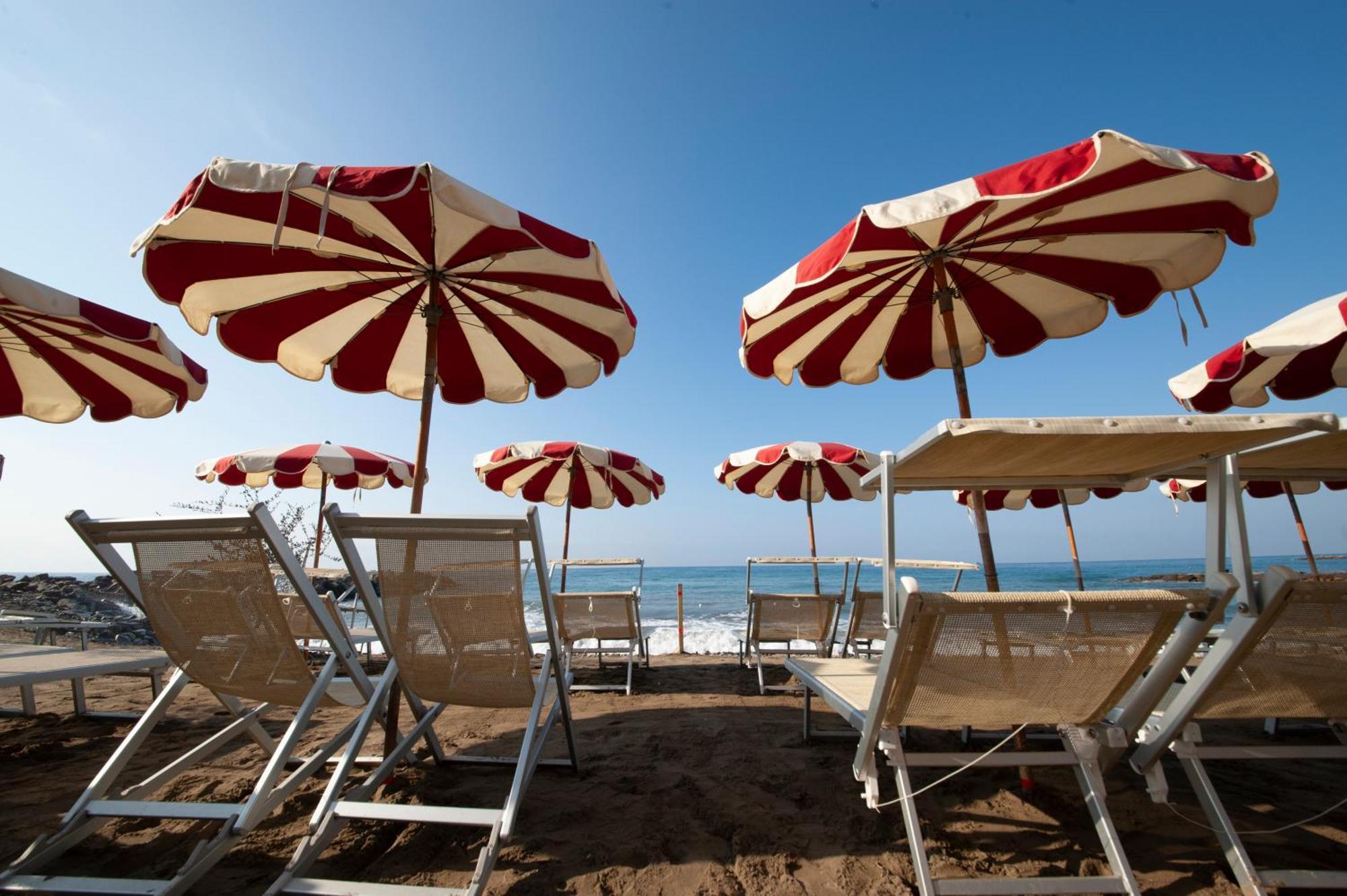 Ines Rivieraholiday Albenga Kültér fotó